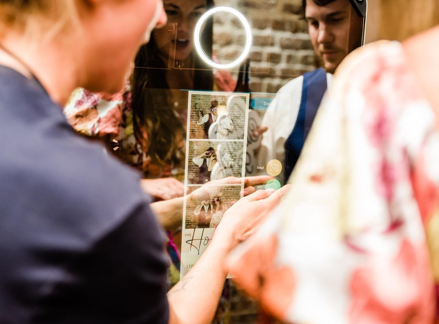 Mirror front in action